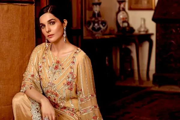 Angan by Zebaish – Luxury Embroidered Chiffon Formal Collection – Silky Fern