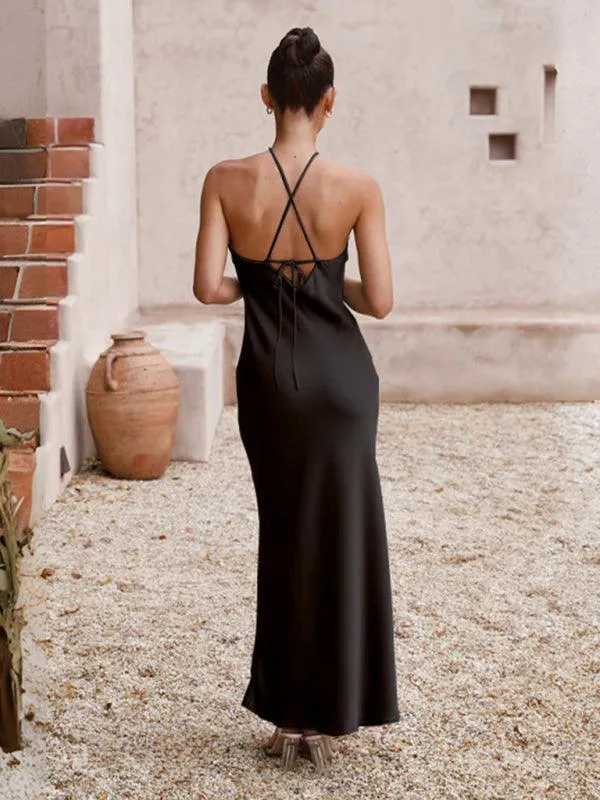 Chic Backless Halterneck Evening Gown for Exquisite Elegance