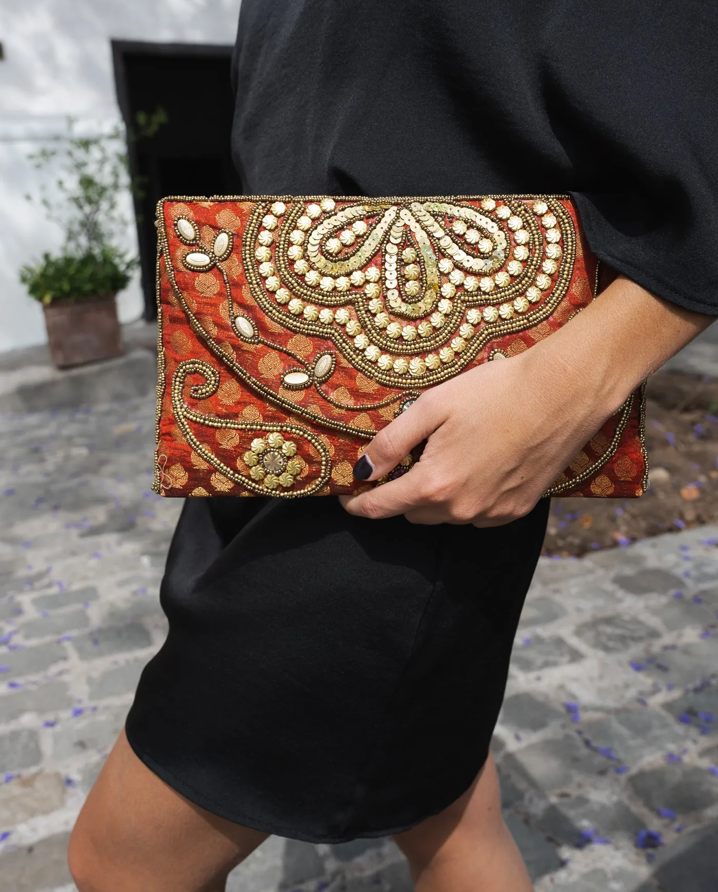 Clutch Indio Uma Flor Rectangular Grande Burdeo/Dorado