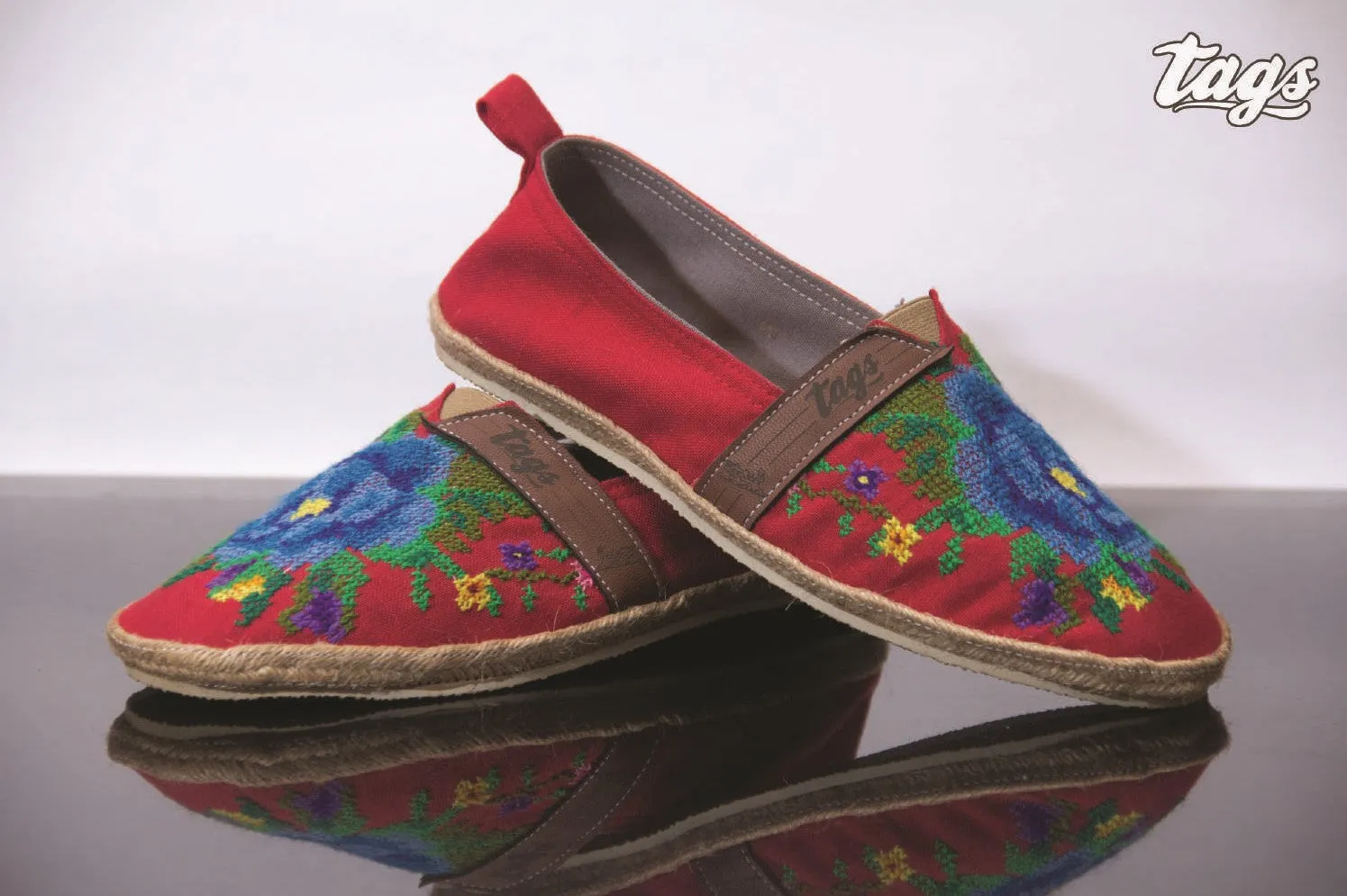 Espadrilles, bestickt PUNTO DE CRUZ - ROJO