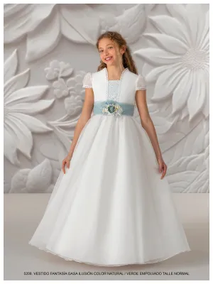 First Communion Dress Model 5208: Fantasy and Elegance in Light Ivory